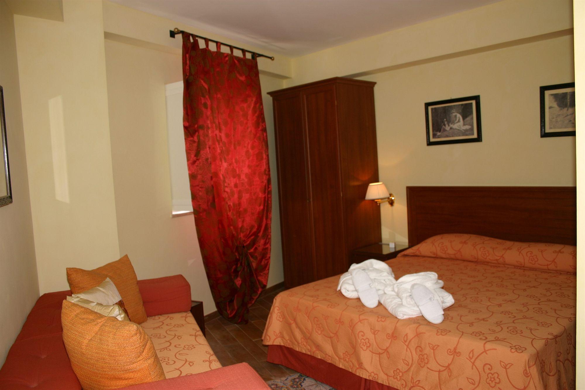 S.Andrea Degli Armeni Dimora Di Charme Bed & Breakfast Taranto Exterior photo