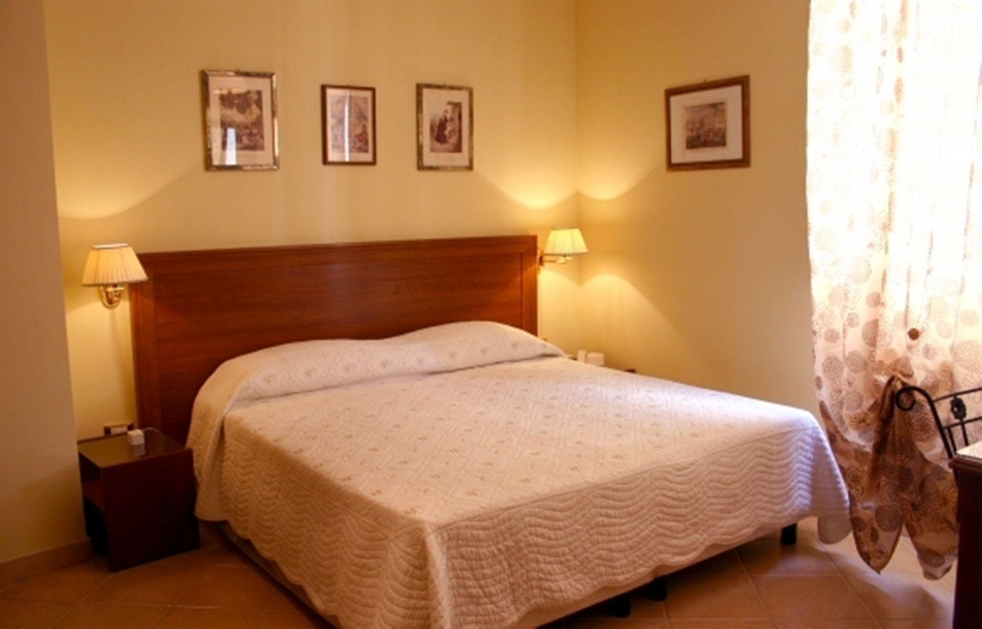 S.Andrea Degli Armeni Dimora Di Charme Bed & Breakfast Taranto Exterior photo
