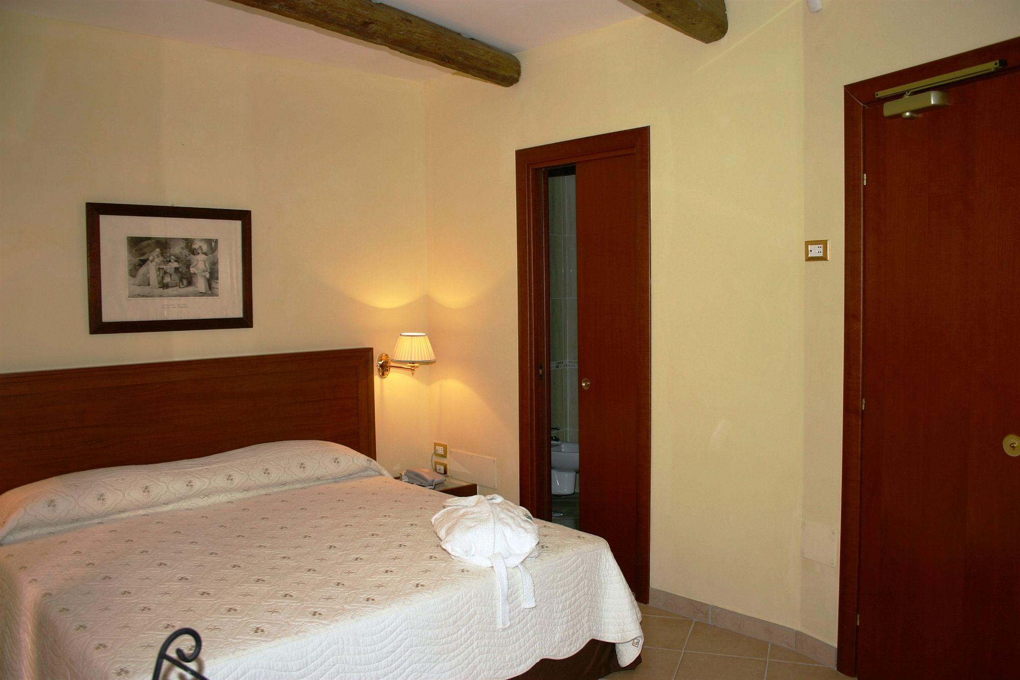 S.Andrea Degli Armeni Dimora Di Charme Bed & Breakfast Taranto Exterior photo