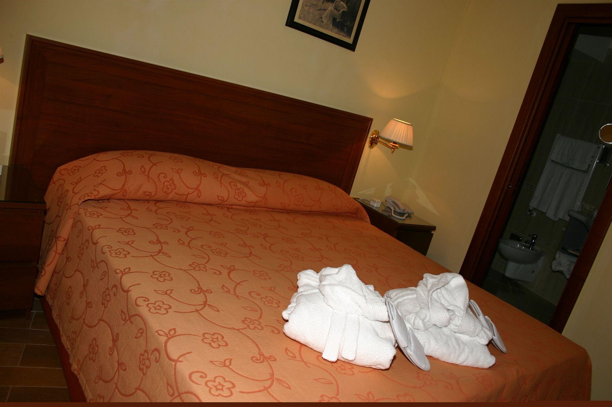 S.Andrea Degli Armeni Dimora Di Charme Bed & Breakfast Taranto Exterior photo