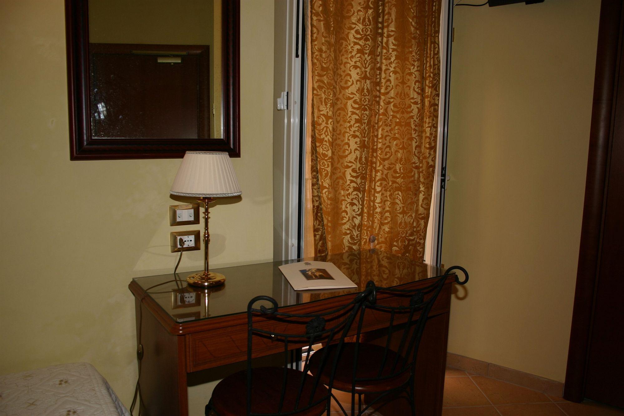 S.Andrea Degli Armeni Dimora Di Charme Bed & Breakfast Taranto Exterior photo