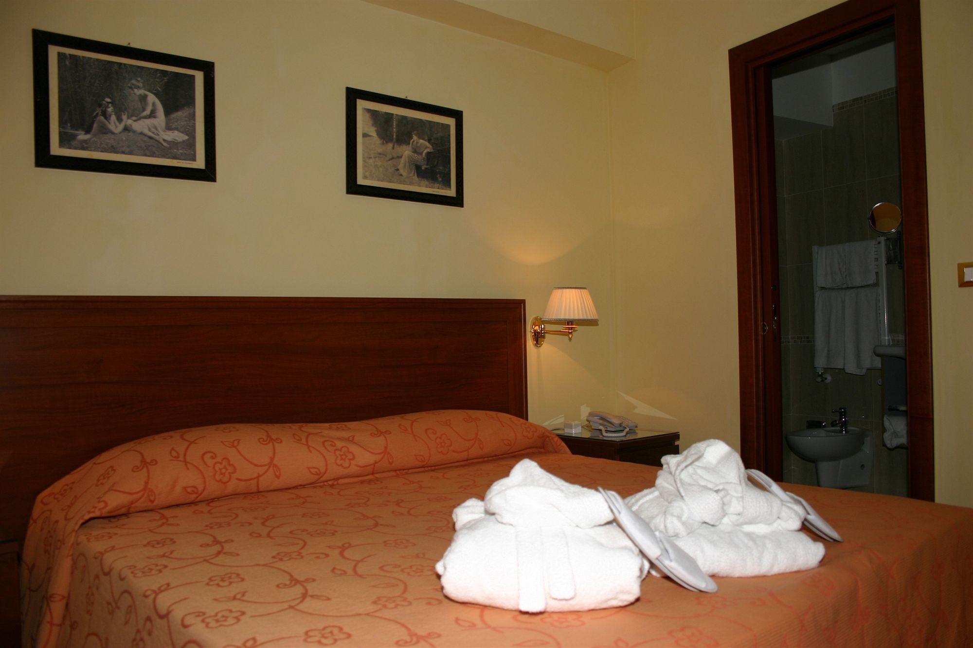 S.Andrea Degli Armeni Dimora Di Charme Bed & Breakfast Taranto Exterior photo