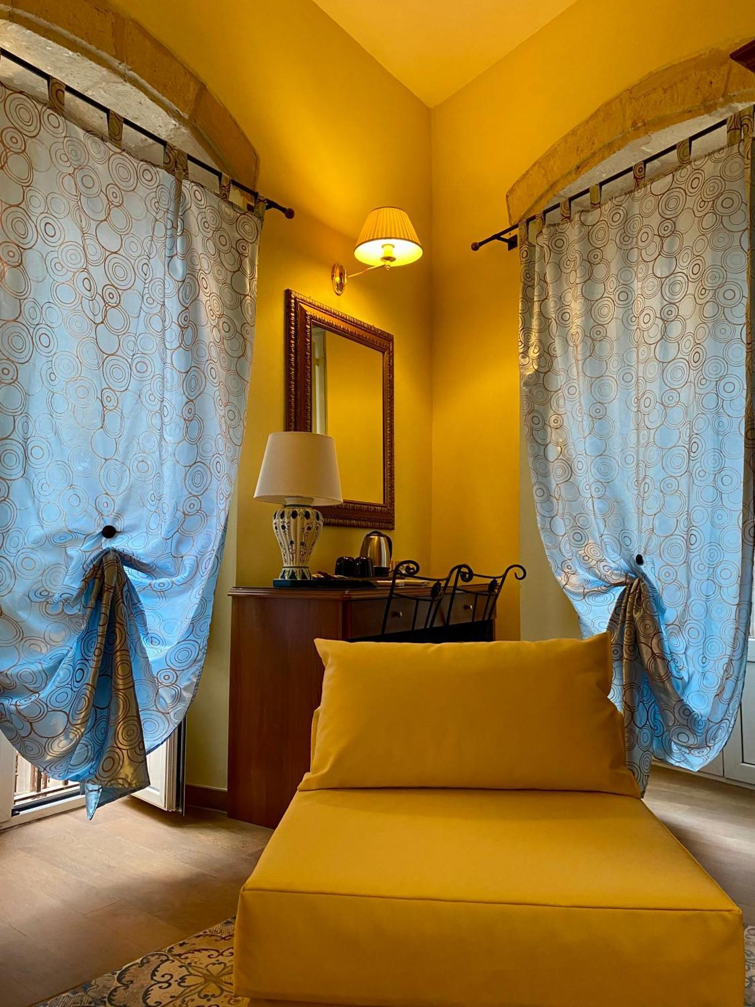 S.Andrea Degli Armeni Dimora Di Charme Bed & Breakfast Taranto Exterior photo