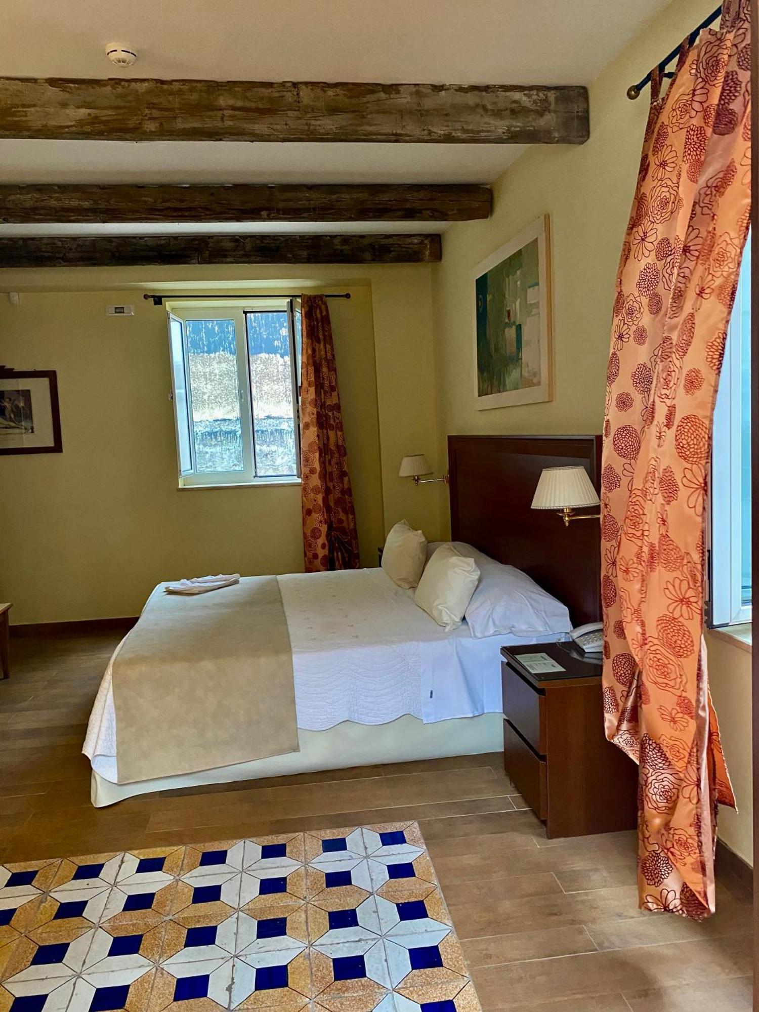 S.Andrea Degli Armeni Dimora Di Charme Bed & Breakfast Taranto Exterior photo