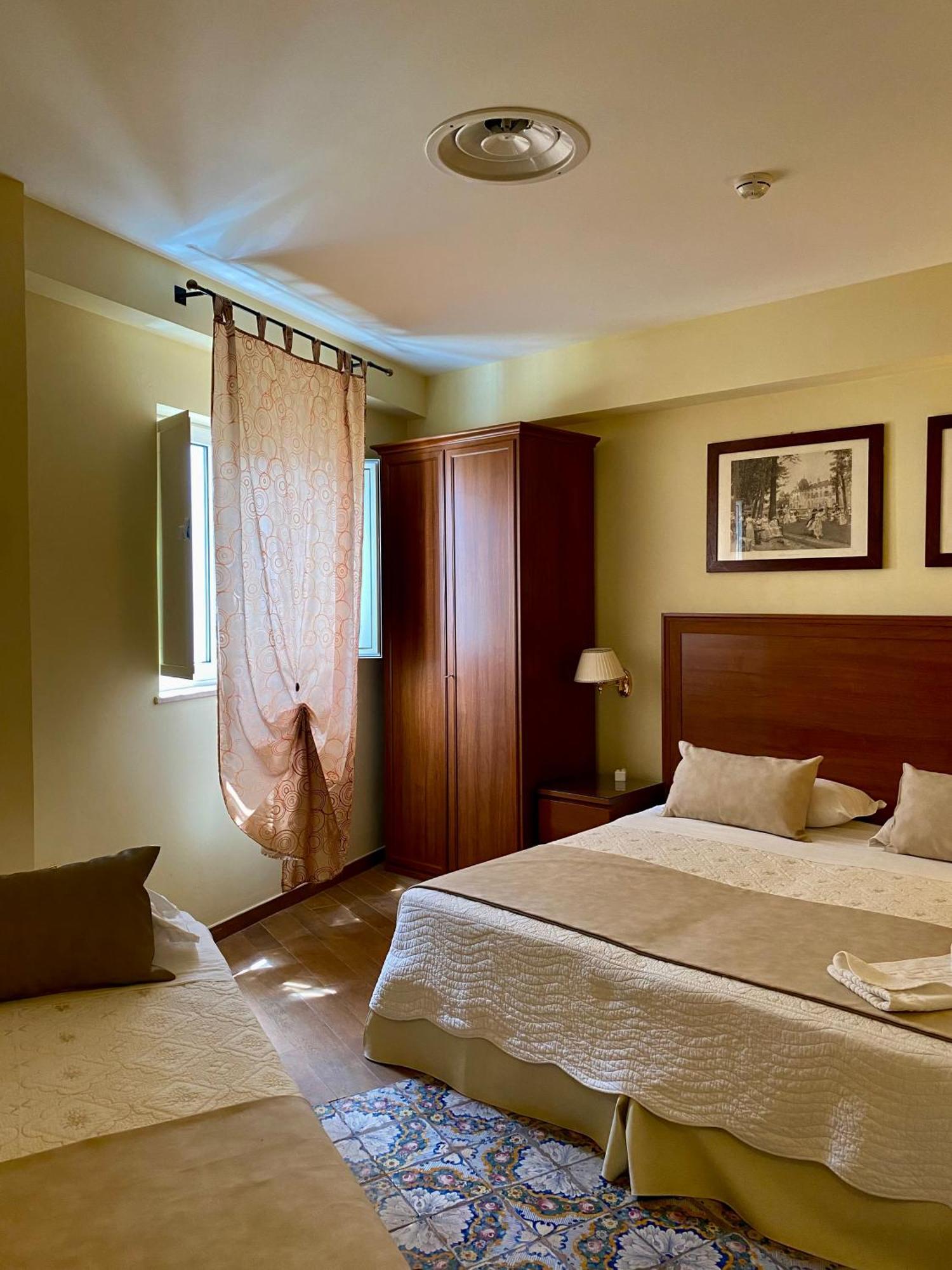 S.Andrea Degli Armeni Dimora Di Charme Bed & Breakfast Taranto Exterior photo