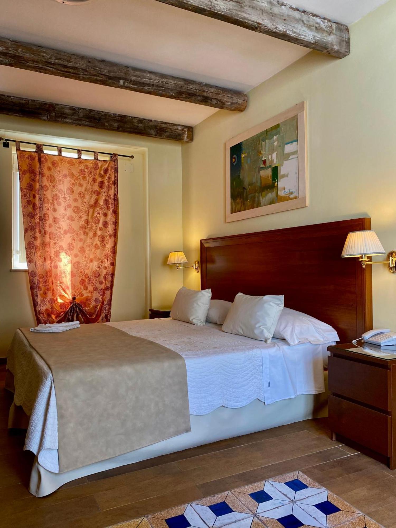 S.Andrea Degli Armeni Dimora Di Charme Bed & Breakfast Taranto Exterior photo