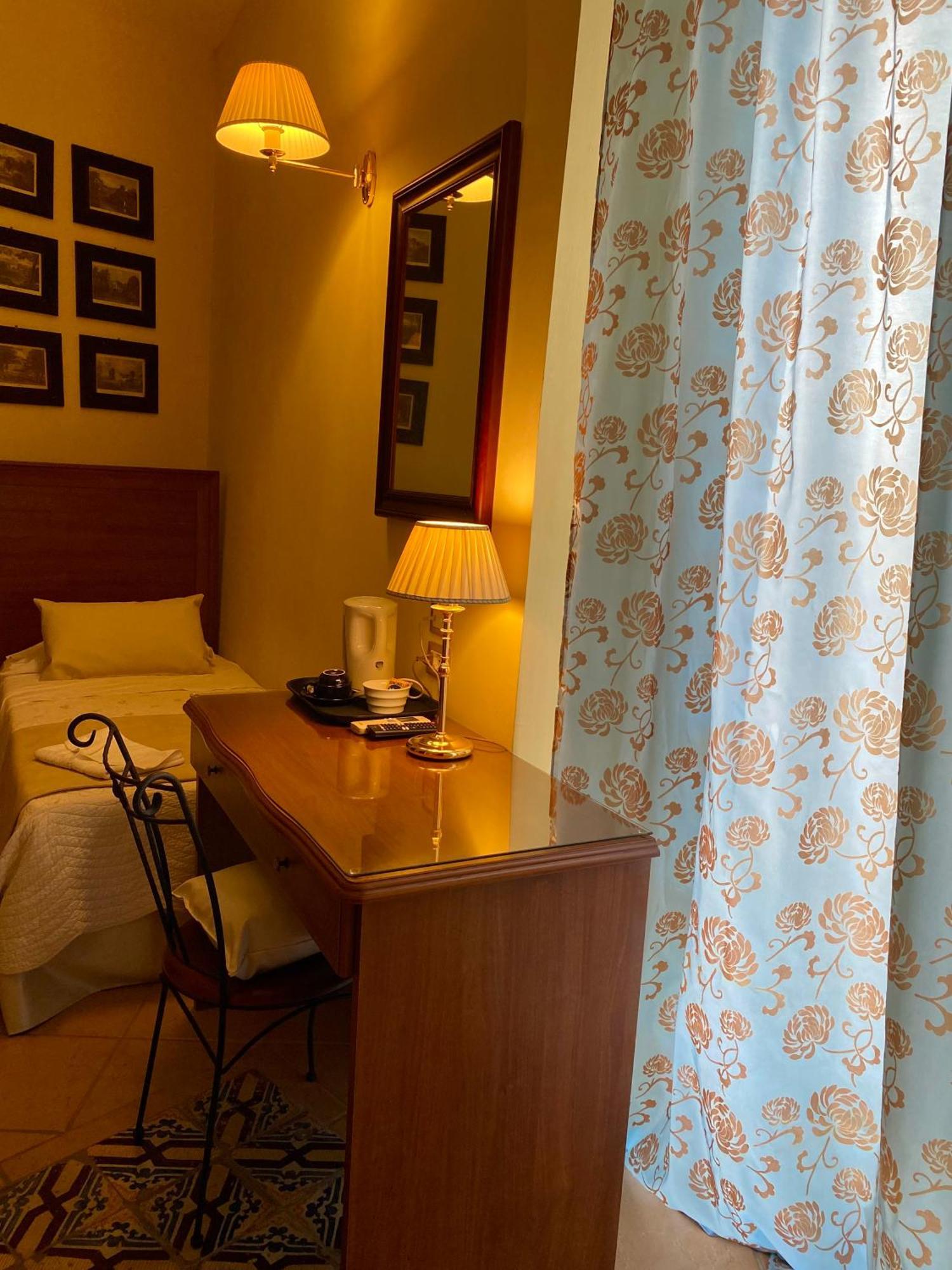 S.Andrea Degli Armeni Dimora Di Charme Bed & Breakfast Taranto Exterior photo